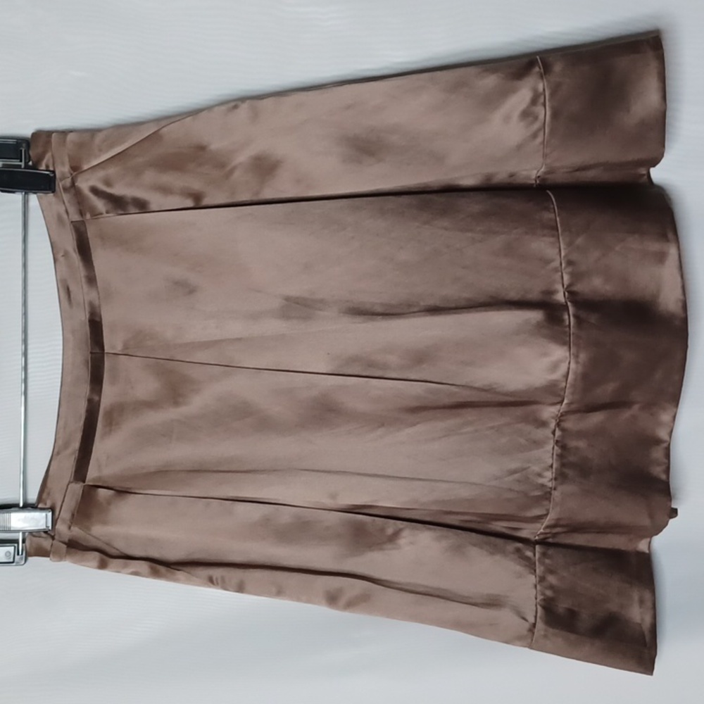 BCBGMaxazria Kendra Silk Blend Pleated Tan Color Mini Skirt. Size 2
